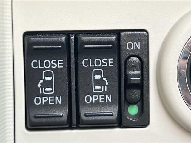 ダイハツ ムーヴ キャンバス G メイクアップ リミテッド　SAⅢ 石川県 2019(平31)年 1.8万km パールホワイトⅢ/ナチュラルベージュマイカメタリック 2トーン 純正ナビ/全方位カメラ/ETC/ドライブレコーダー（前方のみ）/両側パワースライドドア/スマートキー/衝突被害軽減ブレーキ/LEDヘッドライト/W+サイドエアバック/プッシュスタート/電動格納式ミラー/取扱説明書