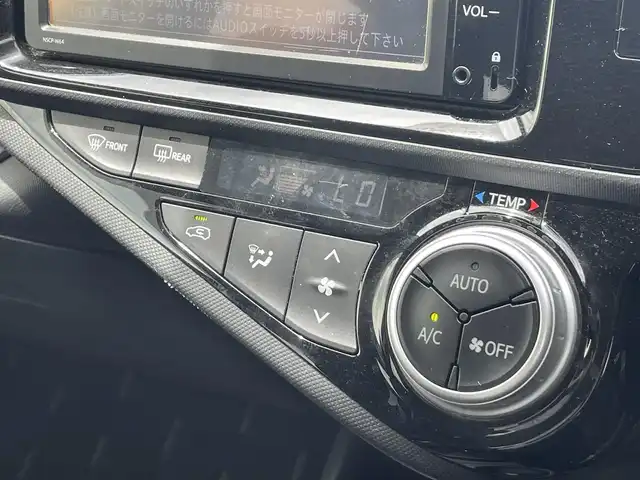 トヨタ アクア S 茨城県 2015(平27)年 1.2万km クールソーダメタリック 純正ナビ/【ラジオ・1セグTV・CD・SD・BT・AUX】/ETC/オートライト/ヘッドライトレベライザー/フロアマット/純正ホイールカバー/オートエアコン/電格ミラー/ウインカーミラー/ドアバイザー/横滑り防止装置/ECOモード/EVモード/スマートキー/プッシュスタート