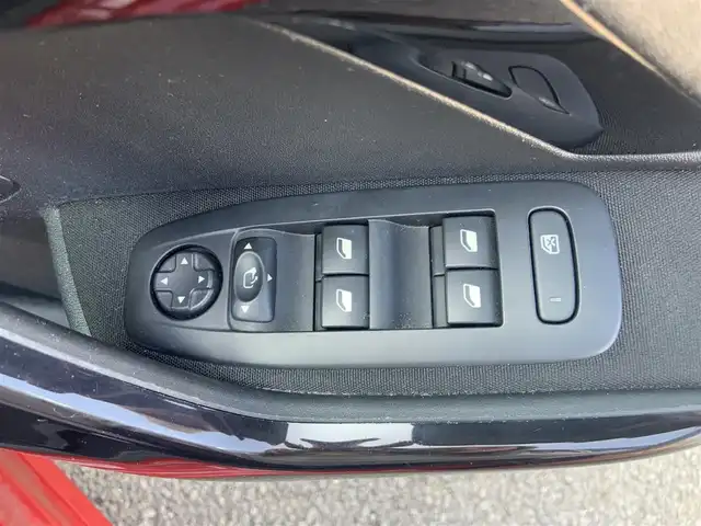 プジョー ２０８ スタイルプラス 静岡県 2016(平28)年 6.6万km ワイン 純正ナビ（FM/AM）/ETC/ドライブレコーダー