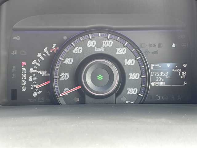 ホンダ ステップワゴン スパーダ Z 青森県 2010(平22)年 7.6万km プレミアムホワイトパール 4WD/社外HDDナビ・フルセグTV/バックカメラ/両側パワースライドドア/横滑り防止機能/パドルシフト/ワイパーデアイサー/前方ドライブレコーダー/ETC/HIDヘッドライト/フォグライト/ウインカーミラー/純正16インチアルミ/スマートキー
