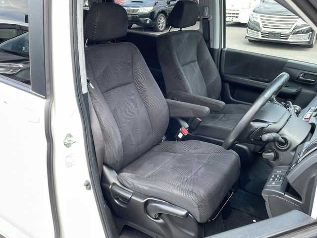 ホンダ ステップワゴン スパーダ Z 青森県 2010(平22)年 7.6万km プレミアムホワイトパール 4WD/社外HDDナビ・フルセグTV/バックカメラ/両側パワースライドドア/横滑り防止機能/パドルシフト/ワイパーデアイサー/前方ドライブレコーダー/ETC/HIDヘッドライト/フォグライト/ウインカーミラー/純正16インチアルミ/スマートキー