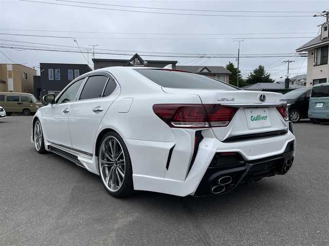 レクサス ＬＳ 600h バージョンC Iパック 道央・札幌 2014(平26)年 12.8万km ホワイトパールクリスタルシャイン 登録時走行距離127672km/　4　W　D　/純正メモリナビ（CD/DVD/FM/AM/BT)/フルセグ(走行中視聴不可)/バックカメラ/ウィンカーミラー/クルーズコントロール（追従走行あり）/サンルーフ/ドアバイザー/プッシュスタート/ビルトインETC/ローダウン/MTモード付AT/パーキングアシスト/電動リアゲート/ドライブレコーダー/純正フロアマット/パワーシート（運転席/助手席）/シートヒーター(運転席/助手席）/エアシート（運転席/助手席）/横滑り防止装置/コーナーセンサー/レーンキープアシスト/盗難防止装置/オートライト/オートマチックハイビーム/カーテンエアバッグ/フォグランプ/リアフォグランプ/ステアリングスイッチ/ブラインドスポットモニター/EV/SNOW/ECO/SPORTモード/ステアリングヒーター/シートメモリ/ミラーヒーター/自動防眩ミラー/積込冬タイヤ/（純正AW/245/45/R19/23年製/溝6ｍｍ）