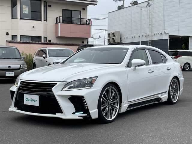 レクサス ＬＳ 600h バージョンC Iパック 道央・札幌 2014(平26)年 12.8万km ホワイトパールクリスタルシャイン 登録時走行距離127672km/　4　W　D　/純正メモリナビ（CD/DVD/FM/AM/BT)/フルセグ(走行中視聴不可)/バックカメラ/ウィンカーミラー/クルーズコントロール（追従走行あり）/サンルーフ/ドアバイザー/プッシュスタート/ビルトインETC/ローダウン/MTモード付AT/パーキングアシスト/電動リアゲート/ドライブレコーダー/純正フロアマット/パワーシート（運転席/助手席）/シートヒーター(運転席/助手席）/エアシート（運転席/助手席）/横滑り防止装置/コーナーセンサー/レーンキープアシスト/盗難防止装置/オートライト/オートマチックハイビーム/カーテンエアバッグ/フォグランプ/リアフォグランプ/ステアリングスイッチ/ブラインドスポットモニター/EV/SNOW/ECO/SPORTモード/ステアリングヒーター/シートメモリ/ミラーヒーター/自動防眩ミラー/積込冬タイヤ/（純正AW/245/45/R19/23年製/溝6ｍｍ）