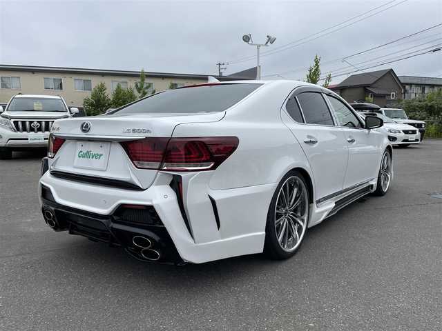 レクサス ＬＳ 600h バージョンC Iパック 道央・札幌 2014(平26)年 12.8万km ホワイトパールクリスタルシャイン 登録時走行距離127672km/　4　W　D　/純正メモリナビ（CD/DVD/FM/AM/BT)/フルセグ(走行中視聴不可)/バックカメラ/ウィンカーミラー/クルーズコントロール（追従走行あり）/サンルーフ/ドアバイザー/プッシュスタート/ビルトインETC/ローダウン/MTモード付AT/パーキングアシスト/電動リアゲート/ドライブレコーダー/純正フロアマット/パワーシート（運転席/助手席）/シートヒーター(運転席/助手席）/エアシート（運転席/助手席）/横滑り防止装置/コーナーセンサー/レーンキープアシスト/盗難防止装置/オートライト/オートマチックハイビーム/カーテンエアバッグ/フォグランプ/リアフォグランプ/ステアリングスイッチ/ブラインドスポットモニター/EV/SNOW/ECO/SPORTモード/ステアリングヒーター/シートメモリ/ミラーヒーター/自動防眩ミラー/積込冬タイヤ/（純正AW/245/45/R19/23年製/溝6ｍｍ）