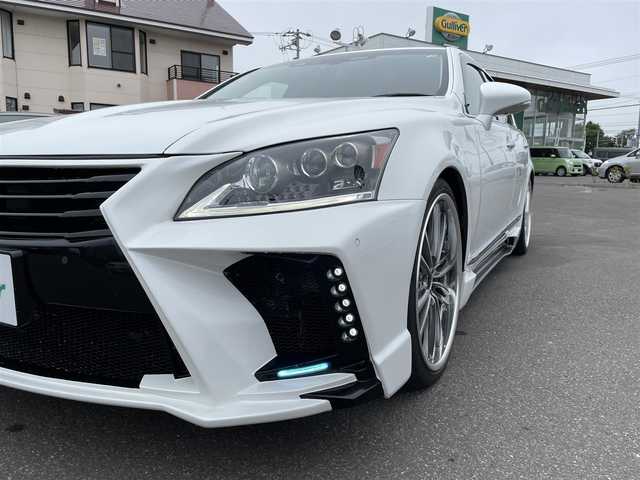 レクサス ＬＳ 600h バージョンC Iパック 道央・札幌 2014(平26)年 12.8万km ホワイトパールクリスタルシャイン 登録時走行距離127672km/　4　W　D　/純正メモリナビ（CD/DVD/FM/AM/BT)/フルセグ(走行中視聴不可)/バックカメラ/ウィンカーミラー/クルーズコントロール（追従走行あり）/サンルーフ/ドアバイザー/プッシュスタート/ビルトインETC/ローダウン/MTモード付AT/パーキングアシスト/電動リアゲート/ドライブレコーダー/純正フロアマット/パワーシート（運転席/助手席）/シートヒーター(運転席/助手席）/エアシート（運転席/助手席）/横滑り防止装置/コーナーセンサー/レーンキープアシスト/盗難防止装置/オートライト/オートマチックハイビーム/カーテンエアバッグ/フォグランプ/リアフォグランプ/ステアリングスイッチ/ブラインドスポットモニター/EV/SNOW/ECO/SPORTモード/ステアリングヒーター/シートメモリ/ミラーヒーター/自動防眩ミラー/積込冬タイヤ/（純正AW/245/45/R19/23年製/溝6ｍｍ）