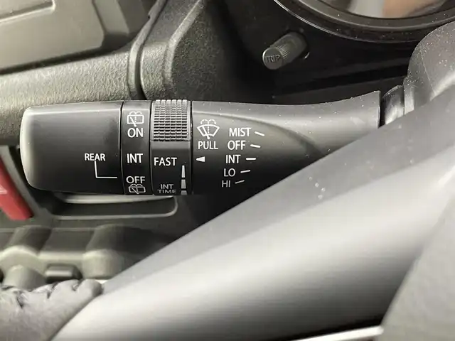 スズキ ジムニー ノマド FC 福井県 2025(令7)年 0.1千km アイボリーⅡ SUZUKI Safety Support/・デュアルセンサーブレーキサポート/・先行車発進お知らせ機能/・標識認識機能/・アダプティブクルーズコントロール/・車線逸脱警報機能/・ふらつき警報機能/・誤発進抑制機能/・後方誤発進抑制/・後退時ブレーキサポート/・オートマチックハイビーム/スペアタイヤ/純正フロアマット/シートヒーター/ミラーヒーター/色番号　E5J