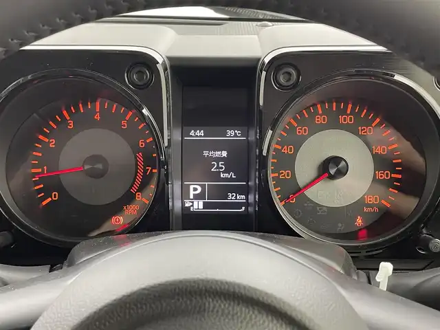 スズキ ジムニー ノマド FC 福井県 2025(令7)年 0.1千km アイボリーⅡ SUZUKI Safety Support/・デュアルセンサーブレーキサポート/・先行車発進お知らせ機能/・標識認識機能/・アダプティブクルーズコントロール/・車線逸脱警報機能/・ふらつき警報機能/・誤発進抑制機能/・後方誤発進抑制/・後退時ブレーキサポート/・オートマチックハイビーム/スペアタイヤ/純正フロアマット/シートヒーター/ミラーヒーター/色番号　E5J