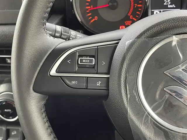 スズキ ジムニー ノマド FC 福井県 2025(令7)年 0.1千km アイボリーⅡ SUZUKI Safety Support/・デュアルセンサーブレーキサポート/・先行車発進お知らせ機能/・標識認識機能/・アダプティブクルーズコントロール/・車線逸脱警報機能/・ふらつき警報機能/・誤発進抑制機能/・後方誤発進抑制/・後退時ブレーキサポート/・オートマチックハイビーム/スペアタイヤ/純正フロアマット/シートヒーター/ミラーヒーター/色番号　E5J