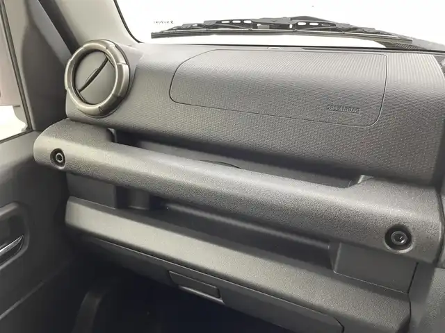 スズキ ジムニー ノマド FC 福井県 2025(令7)年 0.1千km アイボリーⅡ SUZUKI Safety Support/・デュアルセンサーブレーキサポート/・先行車発進お知らせ機能/・標識認識機能/・アダプティブクルーズコントロール/・車線逸脱警報機能/・ふらつき警報機能/・誤発進抑制機能/・後方誤発進抑制/・後退時ブレーキサポート/・オートマチックハイビーム/スペアタイヤ/純正フロアマット/シートヒーター/ミラーヒーター/色番号　E5J