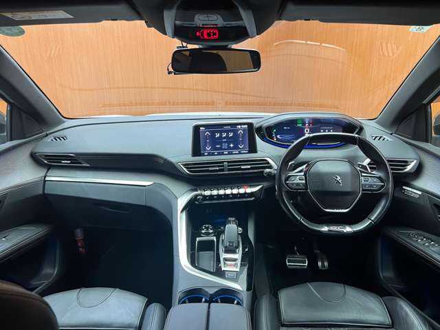 プジョー ５００８ GT ブルーHDi 千葉県 2019(令1)年 4.7万km パール ファーストクラスＰ　/ドライバースポーツＰパノラマＳＲ　/純正ナビ　/３６０°　/ＡＣＣ　/レザーシート　/シートヒーター　/リラクゼーション機能　/パワーシート　/ＬＥＤヘッドライト　/ハイビームアシスト