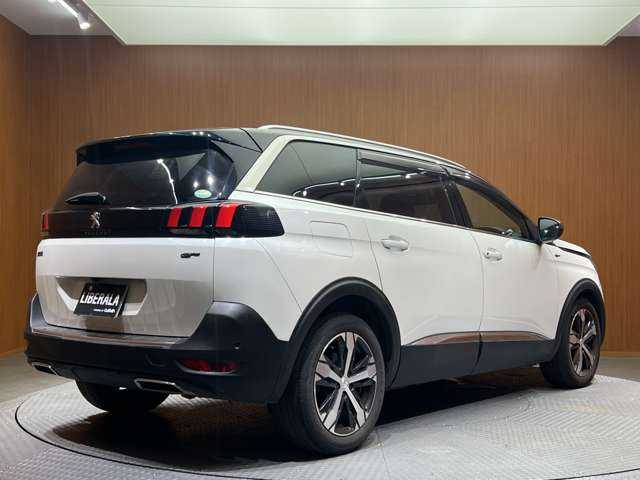 プジョー ５００８ GT ブルーHDi 千葉県 2019(令1)年 4.7万km パール ファーストクラスＰ　/ドライバースポーツＰパノラマＳＲ　/純正ナビ　/３６０°　/ＡＣＣ　/レザーシート　/シートヒーター　/リラクゼーション機能　/パワーシート　/ＬＥＤヘッドライト　/ハイビームアシスト