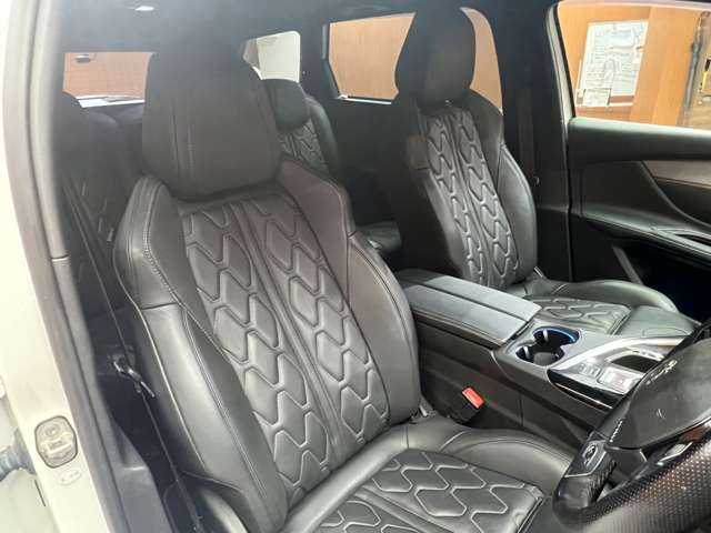 プジョー ５００８ GT ブルーHDi 千葉県 2019(令1)年 4.7万km パール ファーストクラスＰ　/ドライバースポーツＰパノラマＳＲ　/純正ナビ　/３６０°　/ＡＣＣ　/レザーシート　/シートヒーター　/リラクゼーション機能　/パワーシート　/ＬＥＤヘッドライト　/ハイビームアシスト