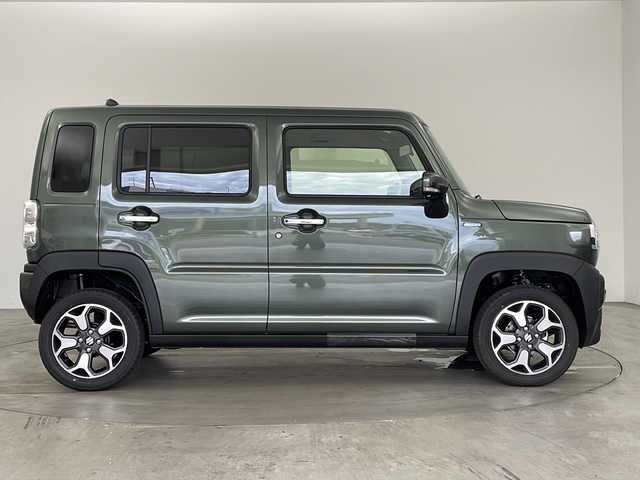 スズキ ハスラー HYBRID X 兵庫県 2025(令7)年 0.1千km クールカーキPM ・登録済未使用車/・純正ナビ/Bluetooth/CD/DVD/テレビ/Apple car play/Android Auto/・全方位カメラ/・軽量衝撃吸収ボディー　TECT/・デュアルカメラブレーキサポート/・誤発進抑制機進/・後退時ブレーキサポート/・リヤパーキングセンサー/・車線逸脱警報機能/・車線逸脱抑制機能/・ふらつき警報機能/・先行車発進お知らせ機能/・アダプティブクルーズコントロール（ACC）/・標識認識機能/・ハイビームアシスト/・エマージェンシーストップシグナル/・ヒルホールドコントロール/・LEDヘッドライト/・LEDフォグランプ/・リヤコンビネーションランプ/・アイドリングストップシステム/・前席シートヒーター/・純正15インチアルミホイール/・W＋サイドエアバッグ/・カーテンエアバッグ/・スペアキー/・取扱説明書/・保証書