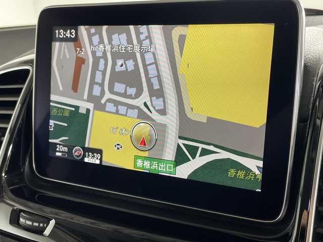 メルセデス・ベンツ ＧＬＥ３５０ｄ 4MATIC スポーツ 福岡県 2015(平27)年 6.4万km 黒 純正ナビ/・CD/DVD/BT/フルセグTV/・全方位モニター/サンルーフ/ハーマーカードン/アンビエントライト/クルーズコントロール/BSM/コーナーセンサー/革シート/・パワーシート（/N)/・シートヒーター（D/N)/パワーバックドア/革巻きステアリング/・ステアリングリモコン/・パドルシフト/ETC2.0/エンジンスターター/純正20インチアルミホイール/純正フロアマット