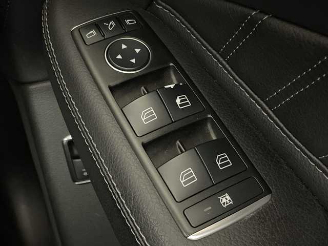 メルセデス・ベンツ ＧＬＥ３５０ｄ 4MATIC スポーツ 福岡県 2015(平27)年 6.4万km 黒 純正ナビ/・CD/DVD/BT/フルセグTV/・全方位モニター/サンルーフ/ハーマーカードン/アンビエントライト/クルーズコントロール/BSM/コーナーセンサー/革シート/・パワーシート（/N)/・シートヒーター（D/N)/パワーバックドア/革巻きステアリング/・ステアリングリモコン/・パドルシフト/ETC2.0/エンジンスターター/純正20インチアルミホイール/純正フロアマット