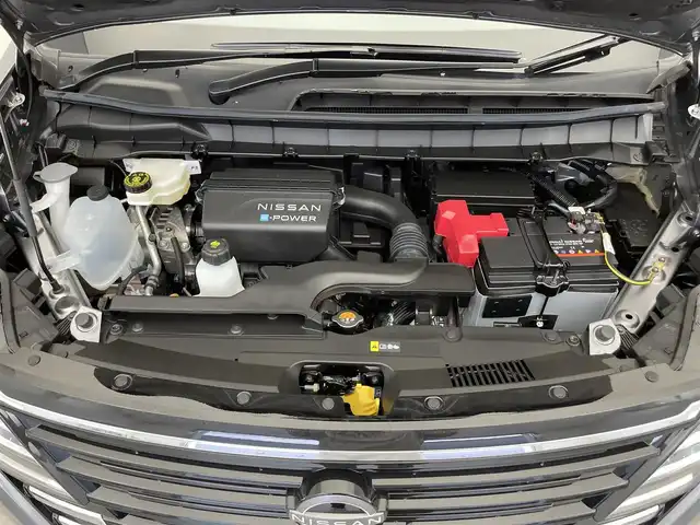 日産 セレナ e－パワー ハイウェイスター V 滋賀県 2025(令7)年 0.1千km ダークメタルグレー 登録済未使用車/純正12.3インチナビ/【Bluetooth/フルセグTV/USB】/両側パワースライドドア/全方位カメラ/クリアランスソナー/追従クルーズコントロール/ブラインドスポットワーニング/レーンキープアシスト/衝突軽減ブレーキ/LEDヘッドライト/オートマチックハイビーム/ビルトインETC2.0/前後純正ドライブレコーダー/デジタルインナーミラー/プッシュスタート/スマートキー/ステアリングリモコン