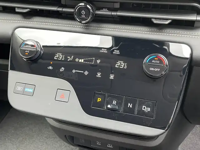 日産 セレナ e－パワー ハイウェイスター V 滋賀県 2025(令7)年 0.1千km ダークメタルグレー 登録済未使用車/純正12.3インチナビ/【Bluetooth/フルセグTV/USB】/両側パワースライドドア/全方位カメラ/クリアランスソナー/追従クルーズコントロール/ブラインドスポットワーニング/レーンキープアシスト/衝突軽減ブレーキ/LEDヘッドライト/オートマチックハイビーム/ビルトインETC2.0/前後純正ドライブレコーダー/デジタルインナーミラー/プッシュスタート/スマートキー/ステアリングリモコン