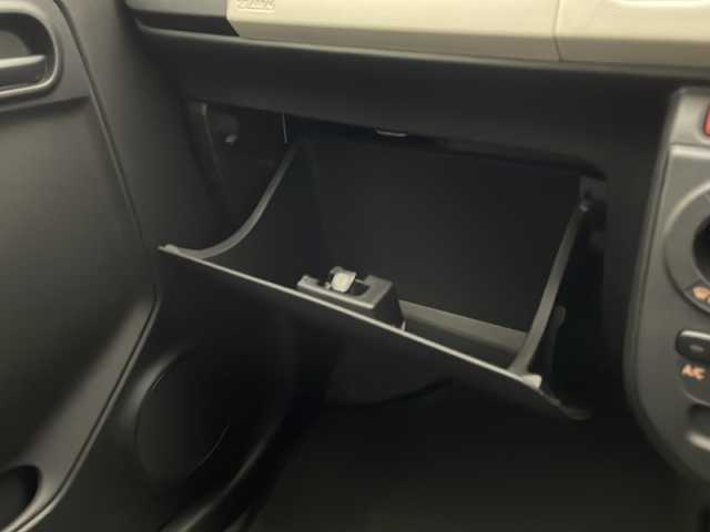 スズキ アルト L 宮崎県 2019(令1)年 9.6万km シルキーシルバーメタリック 禁煙車/衝突被害軽減ブレーキ/社外ナビTV/（ストラーダ/CN-HE02WD/CD/DVD/SD/Bluetooth/FMAM/フルセグTV)/社外バックカメラ/社外前後ドライブレコーダー/社外ETC/社外LEDオートライト/純正セキュリティアラーム/エネチャージ/レーンディパーチャーアラート/クリアランスソナー/ラバーマット/ドアバイザー/シートヒーター/WSRSエアバック/ABS/リモコンキー/新車時保証書/取扱い説明書