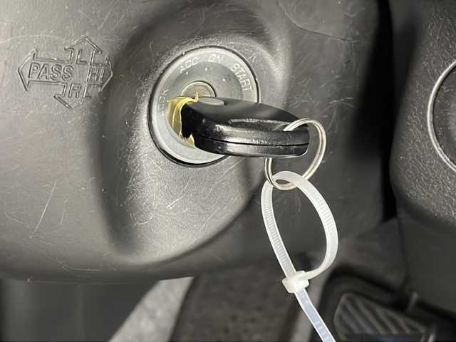 スズキ アルト L 宮崎県 2019(令1)年 9.6万km シルキーシルバーメタリック 禁煙車/衝突被害軽減ブレーキ/社外ナビTV/（ストラーダ/CN-HE02WD/CD/DVD/SD/Bluetooth/FMAM/フルセグTV)/社外バックカメラ/社外前後ドライブレコーダー/社外ETC/社外LEDオートライト/純正セキュリティアラーム/エネチャージ/レーンディパーチャーアラート/クリアランスソナー/ラバーマット/ドアバイザー/シートヒーター/WSRSエアバック/ABS/リモコンキー/新車時保証書/取扱い説明書