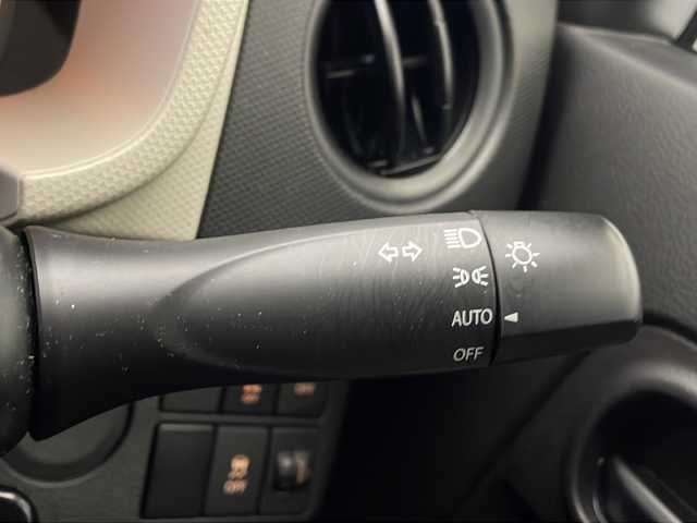 スズキ アルト L 宮崎県 2019(令1)年 9.6万km シルキーシルバーメタリック 禁煙車/衝突被害軽減ブレーキ/社外ナビTV/（ストラーダ/CN-HE02WD/CD/DVD/SD/Bluetooth/FMAM/フルセグTV)/社外バックカメラ/社外前後ドライブレコーダー/社外ETC/社外LEDオートライト/純正セキュリティアラーム/エネチャージ/レーンディパーチャーアラート/クリアランスソナー/ラバーマット/ドアバイザー/シートヒーター/WSRSエアバック/ABS/リモコンキー/新車時保証書/取扱い説明書