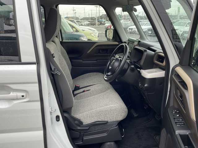 スズキ スペーシア HYBRID X 徳島県 2024(令6)年 4.4万km ピュアホワイトP 社外ナビ/（ラジオ/BT/iPod/USB）/バックカメラ/D/N席シートヒーター/純正14インチアルミホイール/LEDヘッドライト/前後コーナーセンサー/ビルトインETC/純正フロアマット/両側電動スライドドア/アイドリングストップ/電動格納ミラー/オートライト/新車時保証書