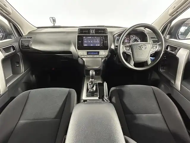 トヨタ ランドクルーザー プラド TX 佐賀県 2020(令2)年 6.9万km ブラック 純正7型ナビ/CD/DVD/SD/BT/FM/AM/プリクラッシュセーフティ/バックカメラ/ＥＴＣ/レーダークルーズコントロール/ル－フレール/前後コーナーセンサー/オートマチックハイビーム/レーンキープアシスト/踏み間違い防止/ＬＥＤヘッドライト/フォグランプ/純正17インチアルミホイール/エアバッグ(運転席/助手席/サイド/カーテン)