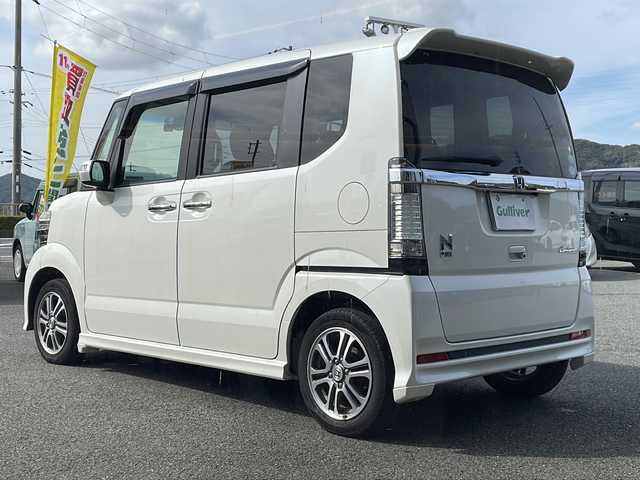 ホンダ Ｎ ＢＯＸ カスタム G Aパッケージ 兵庫県 2014(平26)年 9.2万km プレミアムホワイトパール 社外ナビ（AM/FM/CD）/横滑り防止/衝突軽減システム/バックカメラ/片側パワースライドドア/ステアリングスイッチ/エコモード/ドラレコ/純正マット/電格ミラー
