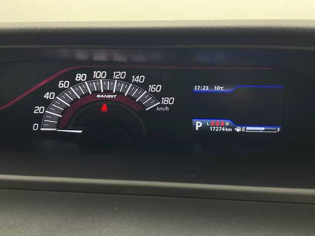 スズキ ソリオ バンディット HV MV 秋田県 2023(令5)年 1.8万km スーパーブラックパール 4WD/純正ナビ/（FM/AM/Bluetooth/フルセグTV/CD/DVD）/全方位カメラ/バックカメラ/両側パワースライドドア/衝突軽減装置/横滑り防止装置/レーンキープアシスト/コーナーセンサー/レーダークルーズコントロール/アイドリングストップ/ETC2.0/ステアリングスイッチ/前席シートヒーター/LEDヘッドライト/フォグランプ/オートライト/オートハイビーム/プッシュスタート/スマートキー/スペアキー/純正アルミホイール/社外フロアマット/電動格納ミラー/ドアバイザー