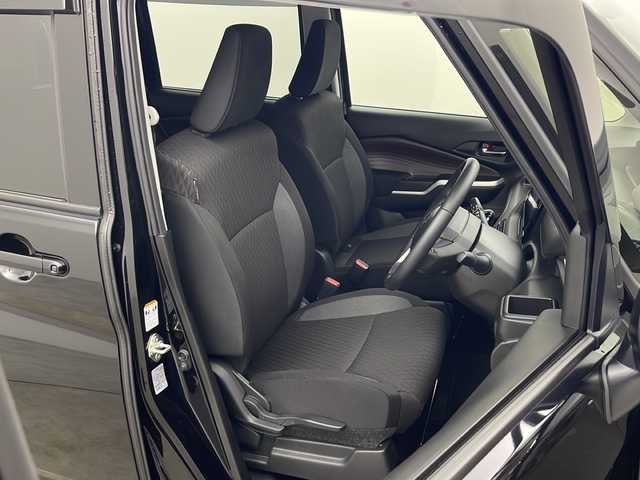 スズキ ソリオ バンディット HV MV 秋田県 2023(令5)年 1.8万km スーパーブラックパール 4WD/純正ナビ/（FM/AM/Bluetooth/フルセグTV/CD/DVD）/全方位カメラ/バックカメラ/両側パワースライドドア/衝突軽減装置/横滑り防止装置/レーンキープアシスト/コーナーセンサー/レーダークルーズコントロール/アイドリングストップ/ETC2.0/ステアリングスイッチ/前席シートヒーター/LEDヘッドライト/フォグランプ/オートライト/オートハイビーム/プッシュスタート/スマートキー/スペアキー/純正アルミホイール/社外フロアマット/電動格納ミラー/ドアバイザー