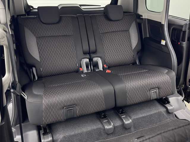 スズキ ソリオ バンディット HV MV 秋田県 2023(令5)年 1.8万km スーパーブラックパール 4WD/純正ナビ/（FM/AM/Bluetooth/フルセグTV/CD/DVD）/全方位カメラ/バックカメラ/両側パワースライドドア/衝突軽減装置/横滑り防止装置/レーンキープアシスト/コーナーセンサー/レーダークルーズコントロール/アイドリングストップ/ETC2.0/ステアリングスイッチ/前席シートヒーター/LEDヘッドライト/フォグランプ/オートライト/オートハイビーム/プッシュスタート/スマートキー/スペアキー/純正アルミホイール/社外フロアマット/電動格納ミラー/ドアバイザー