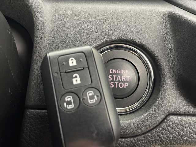 スズキ ソリオ バンディット HV MV 秋田県 2023(令5)年 1.8万km スーパーブラックパール 4WD/純正ナビ/（FM/AM/Bluetooth/フルセグTV/CD/DVD）/全方位カメラ/バックカメラ/両側パワースライドドア/衝突軽減装置/横滑り防止装置/レーンキープアシスト/コーナーセンサー/レーダークルーズコントロール/アイドリングストップ/ETC2.0/ステアリングスイッチ/前席シートヒーター/LEDヘッドライト/フォグランプ/オートライト/オートハイビーム/プッシュスタート/スマートキー/スペアキー/純正アルミホイール/社外フロアマット/電動格納ミラー/ドアバイザー