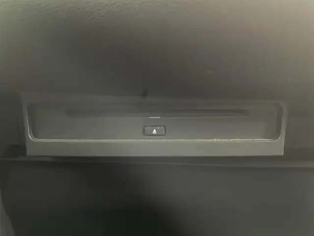 トヨタ ノア S－Z 道央・札幌 2023(令5)年 3.8万km スパークリングブラックパールクリスタルシャイン ・４WD/・寒冷地仕様/・純正10.5型ディスプレイオーディオプラス/　ナビ/フルセグTV/CD/DVD/USB//　BT/HDMI/miracast/・ステアリングスイッチ/・パノラミックビューモニター/・ビルトインETC2.0/・トヨタセーフティセンス/　PCS/LDA/RDA/RCD/　PKSB/RSA/ソナー前後/　発進遅れ告知/後退速度抑制/・アドバンスドパーク/・レーダークルーズコントロール/・横滑り防止装置/・オートブレーキホールド/・ECOモード/・MTモード付AT/・両側パワースライドドア/・ハーフレザーシート/・D+N席シートヒーター/・２列目格納式サンシェード/・純正フロアマット/・オートマチックハイビーム/・オートライト/・LEDヘッドライト/・フロントフォグランプ/・ドアミラーウィンカー/・オートリトラクタブルドアミラー/・ドアバイザー/・純正１６インチAW/・プッシュスタート/・スマートキー/・取/保