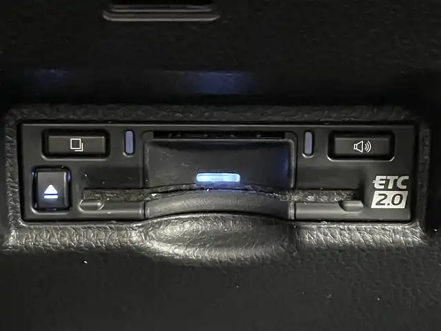 トヨタ ノア S－Z 道央・札幌 2023(令5)年 3.8万km スパークリングブラックパールクリスタルシャイン ・４WD/・寒冷地仕様/・純正10.5型ディスプレイオーディオプラス/　ナビ/フルセグTV/CD/DVD/USB//　BT/HDMI/miracast/・ステアリングスイッチ/・パノラミックビューモニター/・ビルトインETC2.0/・トヨタセーフティセンス/　PCS/LDA/RDA/RCD/　PKSB/RSA/ソナー前後/　発進遅れ告知/後退速度抑制/・アドバンスドパーク/・レーダークルーズコントロール/・横滑り防止装置/・オートブレーキホールド/・ECOモード/・MTモード付AT/・両側パワースライドドア/・ハーフレザーシート/・D+N席シートヒーター/・２列目格納式サンシェード/・純正フロアマット/・オートマチックハイビーム/・オートライト/・LEDヘッドライト/・フロントフォグランプ/・ドアミラーウィンカー/・オートリトラクタブルドアミラー/・ドアバイザー/・純正１６インチAW/・プッシュスタート/・スマートキー/・取/保