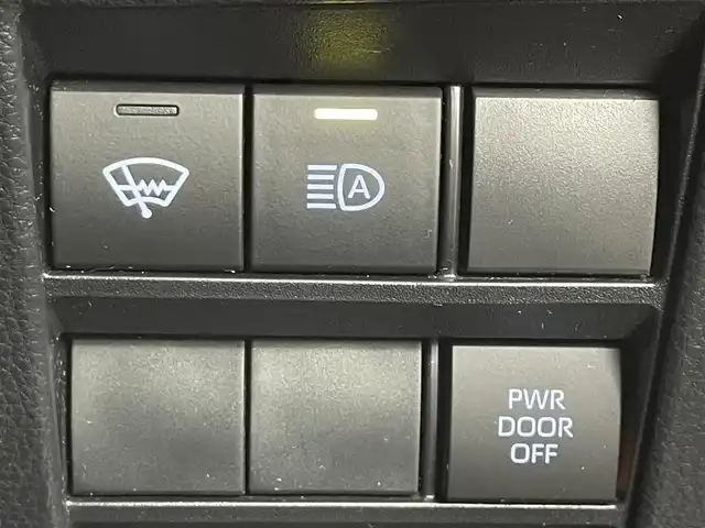 トヨタ ノア S－Z 道央・札幌 2023(令5)年 3.8万km スパークリングブラックパールクリスタルシャイン ・４WD/・寒冷地仕様/・純正10.5型ディスプレイオーディオプラス/　ナビ/フルセグTV/CD/DVD/USB//　BT/HDMI/miracast/・ステアリングスイッチ/・パノラミックビューモニター/・ビルトインETC2.0/・トヨタセーフティセンス/　PCS/LDA/RDA/RCD/　PKSB/RSA/ソナー前後/　発進遅れ告知/後退速度抑制/・アドバンスドパーク/・レーダークルーズコントロール/・横滑り防止装置/・オートブレーキホールド/・ECOモード/・MTモード付AT/・両側パワースライドドア/・ハーフレザーシート/・D+N席シートヒーター/・２列目格納式サンシェード/・純正フロアマット/・オートマチックハイビーム/・オートライト/・LEDヘッドライト/・フロントフォグランプ/・ドアミラーウィンカー/・オートリトラクタブルドアミラー/・ドアバイザー/・純正１６インチAW/・プッシュスタート/・スマートキー/・取/保