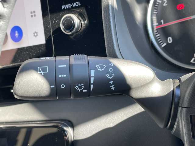 トヨタ ヴォクシー S－G 愛知県 2025(令7)年 1.1万km ホワイトパールクリスタルシャイン 純正10.5型ディスプレイオーディオナビ/両側パワースライドドア/レーダークルーズコントロール/バックカメラ/コーナーセンサー/純正アルミホイール/LEDヘッドライト/オートライト/ドライブレコーダー/ETC/衝突軽減システム/フルセグ/CD DVD/Bluetooth/ステアリングスイッチ/スマートキー/プッシュスタート