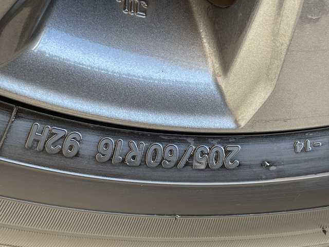 トヨタ ヴォクシー S－G 愛知県 2025(令7)年 1.1万km ホワイトパールクリスタルシャイン 純正10.5型ディスプレイオーディオナビ/両側パワースライドドア/レーダークルーズコントロール/バックカメラ/コーナーセンサー/純正アルミホイール/LEDヘッドライト/オートライト/ドライブレコーダー/ETC/衝突軽減システム/フルセグ/CD DVD/Bluetooth/ステアリングスイッチ/スマートキー/プッシュスタート