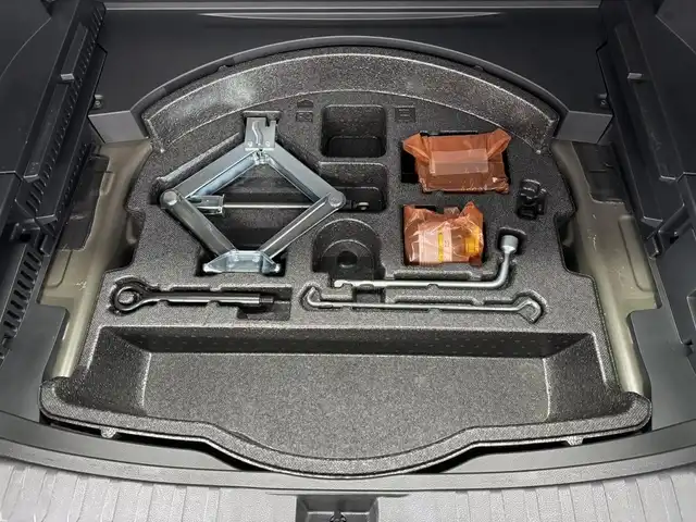 トヨタ ＲＡＶ４ G Zパッケージ 三重県 2020(令2)年 5.3万km アティチュードブラックマイカ ガソリン/フルタイム4WD/MTモード付インパネCVT/純正 9インチナビ NSZT-Y68T/（AM/FM/CD/DVD/TV/SD/SDREC/Bluetooth/USB/HDMI）/バックガイドモニター/モデリスタエアロ（F/S/R下）/ビルトイン ETC/Toyota Safety Sense/・プリクラッシュセーフティ［PCS］/・レーントレーシングアシスト［LTA］/・レーダークルコン/・オートハイビーム［AHB］/・インテリジェント クリアランスソナー（パーキングサポートブレーキ（静止物））/・リヤクロストライフィックオートブレーキ（PKSB（後方接近車両））＋ブラインドスポットモニター［BSM］/など/装備/・ハンズフリーパワーバックドア/・デジタルインナーミラー/・専用合皮シート（ブラック）/・シートヒーター（D/N）/・ステアリングヒーター/・パワーシート（Dメモリー付8way）/・左右独立オートエアコン/・オートライト/・LEDヘッドランプ/・フロントフォグランプ/・ステアリングスイッチ/・純正19inAW/・保/取/マルチ取/・スマートキーx2/など