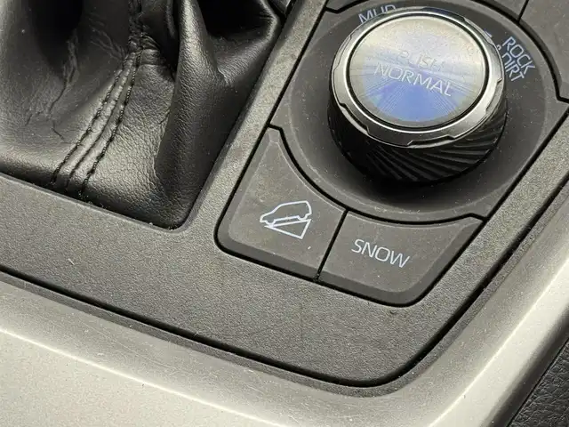 トヨタ ＲＡＶ４ G Zパッケージ 三重県 2020(令2)年 5.3万km アティチュードブラックマイカ ガソリン/フルタイム4WD/MTモード付インパネCVT/純正 9インチナビ NSZT-Y68T/（AM/FM/CD/DVD/TV/SD/SDREC/Bluetooth/USB/HDMI）/バックガイドモニター/モデリスタエアロ（F/S/R下）/ビルトイン ETC/Toyota Safety Sense/・プリクラッシュセーフティ［PCS］/・レーントレーシングアシスト［LTA］/・レーダークルコン/・オートハイビーム［AHB］/・インテリジェント クリアランスソナー（パーキングサポートブレーキ（静止物））/・リヤクロストライフィックオートブレーキ（PKSB（後方接近車両））＋ブラインドスポットモニター［BSM］/など/装備/・ハンズフリーパワーバックドア/・デジタルインナーミラー/・専用合皮シート（ブラック）/・シートヒーター（D/N）/・ステアリングヒーター/・パワーシート（Dメモリー付8way）/・左右独立オートエアコン/・オートライト/・LEDヘッドランプ/・フロントフォグランプ/・ステアリングスイッチ/・純正19inAW/・保/取/マルチ取/・スマートキーx2/など