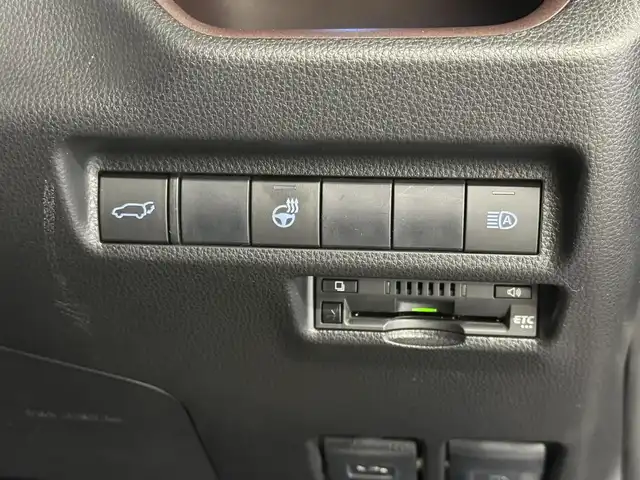 トヨタ ＲＡＶ４ G Zパッケージ 三重県 2020(令2)年 5.3万km アティチュードブラックマイカ ガソリン/フルタイム4WD/MTモード付インパネCVT/純正 9インチナビ NSZT-Y68T/（AM/FM/CD/DVD/TV/SD/SDREC/Bluetooth/USB/HDMI）/バックガイドモニター/モデリスタエアロ（F/S/R下）/ビルトイン ETC/Toyota Safety Sense/・プリクラッシュセーフティ［PCS］/・レーントレーシングアシスト［LTA］/・レーダークルコン/・オートハイビーム［AHB］/・インテリジェント クリアランスソナー（パーキングサポートブレーキ（静止物））/・リヤクロストライフィックオートブレーキ（PKSB（後方接近車両））＋ブラインドスポットモニター［BSM］/など/装備/・ハンズフリーパワーバックドア/・デジタルインナーミラー/・専用合皮シート（ブラック）/・シートヒーター（D/N）/・ステアリングヒーター/・パワーシート（Dメモリー付8way）/・左右独立オートエアコン/・オートライト/・LEDヘッドランプ/・フロントフォグランプ/・ステアリングスイッチ/・純正19inAW/・保/取/マルチ取/・スマートキーx2/など