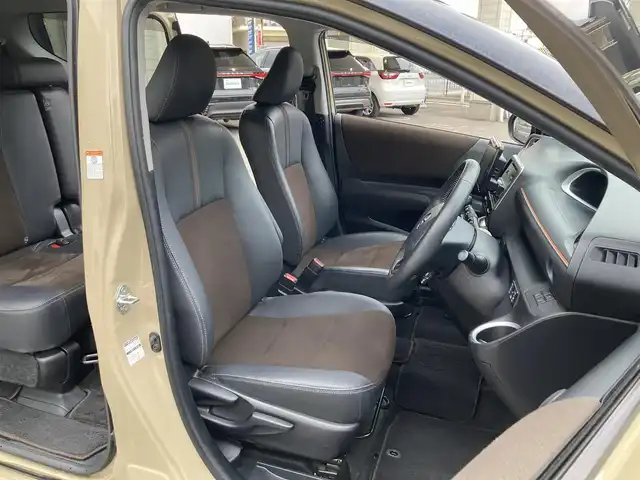 トヨタ シエンタ ハイブリッド G クエロ 兵庫県 2022(令4)年 8.9万km ブラックマイカ/ベージュ 2トーン ワンオーナー/社外9インチメモリーナビ(MDV-M909HDF)/フルセグTV/CD/DVD/Bluetooth/SD/FM/AM/バックカメラ/ETC/前ドライブレコーダー/両側パワースライドドア/プリクラッシュセーフティ/レーンディパーチャーアラート/パーキングサポートブレーキ/オートマチックハイビーム/先行車発進告知/前後クリアランスソナー/クルーズコントロール/ステアリングスイッチ/LEDヘッドライト/フォグランプ/オートライト/D/Nシートヒーター/ステアリングヒーター/プッシュスタート/電格ミラー/ドアバイザー/フロアマット/ISOFIX/スペアキー1本/新車時保証書/取扱説明書