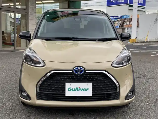 トヨタ シエンタ ハイブリッド G クエロ 兵庫県 2022(令4)年 8.9万km ブラックマイカ/ベージュ 2トーン ワンオーナー/社外9インチメモリーナビ(MDV-M909HDF)/フルセグTV/CD/DVD/Bluetooth/SD/FM/AM/バックカメラ/ETC/前ドライブレコーダー/両側パワースライドドア/プリクラッシュセーフティ/レーンディパーチャーアラート/パーキングサポートブレーキ/オートマチックハイビーム/先行車発進告知/前後クリアランスソナー/クルーズコントロール/ステアリングスイッチ/LEDヘッドライト/フォグランプ/オートライト/D/Nシートヒーター/ステアリングヒーター/プッシュスタート/電格ミラー/ドアバイザー/フロアマット/ISOFIX/スペアキー1本/新車時保証書/取扱説明書