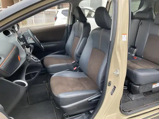 トヨタ シエンタ ハイブリッド G クエロ 兵庫県 2022(令4)年 8.9万km ブラックマイカ/ベージュ 2トーン ワンオーナー/社外9インチメモリーナビ(MDV-M909HDF)/フルセグTV/CD/DVD/Bluetooth/SD/FM/AM/バックカメラ/ETC/前ドライブレコーダー/両側パワースライドドア/プリクラッシュセーフティ/レーンディパーチャーアラート/パーキングサポートブレーキ/オートマチックハイビーム/先行車発進告知/前後クリアランスソナー/クルーズコントロール/ステアリングスイッチ/LEDヘッドライト/フォグランプ/オートライト/D/Nシートヒーター/ステアリングヒーター/プッシュスタート/電格ミラー/ドアバイザー/フロアマット/ISOFIX/スペアキー1本/新車時保証書/取扱説明書