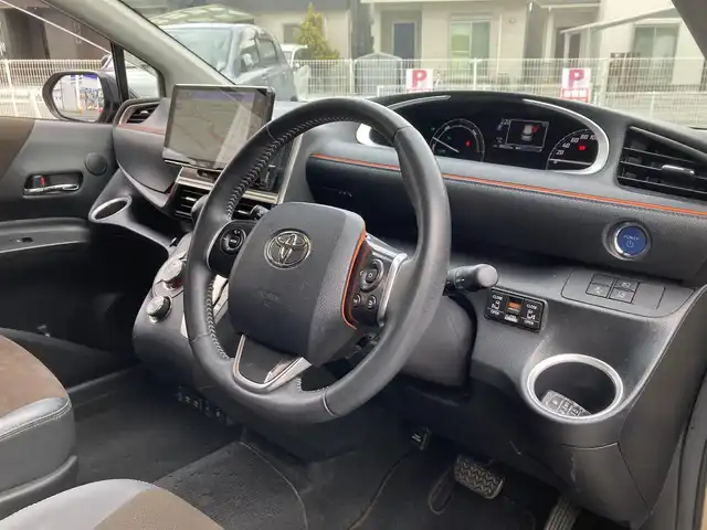 トヨタ シエンタ ハイブリッド G クエロ 兵庫県 2022(令4)年 8.9万km ブラックマイカ/ベージュ 2トーン ワンオーナー/社外9インチメモリーナビ(MDV-M909HDF)/フルセグTV/CD/DVD/Bluetooth/SD/FM/AM/バックカメラ/ETC/前ドライブレコーダー/両側パワースライドドア/プリクラッシュセーフティ/レーンディパーチャーアラート/パーキングサポートブレーキ/オートマチックハイビーム/先行車発進告知/前後クリアランスソナー/クルーズコントロール/ステアリングスイッチ/LEDヘッドライト/フォグランプ/オートライト/D/Nシートヒーター/ステアリングヒーター/プッシュスタート/電格ミラー/ドアバイザー/フロアマット/ISOFIX/スペアキー1本/新車時保証書/取扱説明書