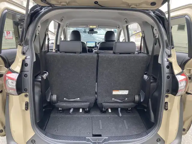 トヨタ シエンタ ハイブリッド G クエロ 兵庫県 2022(令4)年 8.9万km ブラックマイカ/ベージュ 2トーン ワンオーナー/社外9インチメモリーナビ(MDV-M909HDF)/フルセグTV/CD/DVD/Bluetooth/SD/FM/AM/バックカメラ/ETC/前ドライブレコーダー/両側パワースライドドア/プリクラッシュセーフティ/レーンディパーチャーアラート/パーキングサポートブレーキ/オートマチックハイビーム/先行車発進告知/前後クリアランスソナー/クルーズコントロール/ステアリングスイッチ/LEDヘッドライト/フォグランプ/オートライト/D/Nシートヒーター/ステアリングヒーター/プッシュスタート/電格ミラー/ドアバイザー/フロアマット/ISOFIX/スペアキー1本/新車時保証書/取扱説明書