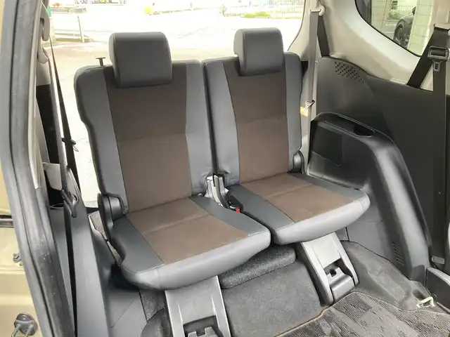 トヨタ シエンタ ハイブリッド G クエロ 兵庫県 2022(令4)年 8.9万km ブラックマイカ/ベージュ 2トーン ワンオーナー/社外9インチメモリーナビ(MDV-M909HDF)/フルセグTV/CD/DVD/Bluetooth/SD/FM/AM/バックカメラ/ETC/前ドライブレコーダー/両側パワースライドドア/プリクラッシュセーフティ/レーンディパーチャーアラート/パーキングサポートブレーキ/オートマチックハイビーム/先行車発進告知/前後クリアランスソナー/クルーズコントロール/ステアリングスイッチ/LEDヘッドライト/フォグランプ/オートライト/D/Nシートヒーター/ステアリングヒーター/プッシュスタート/電格ミラー/ドアバイザー/フロアマット/ISOFIX/スペアキー1本/新車時保証書/取扱説明書