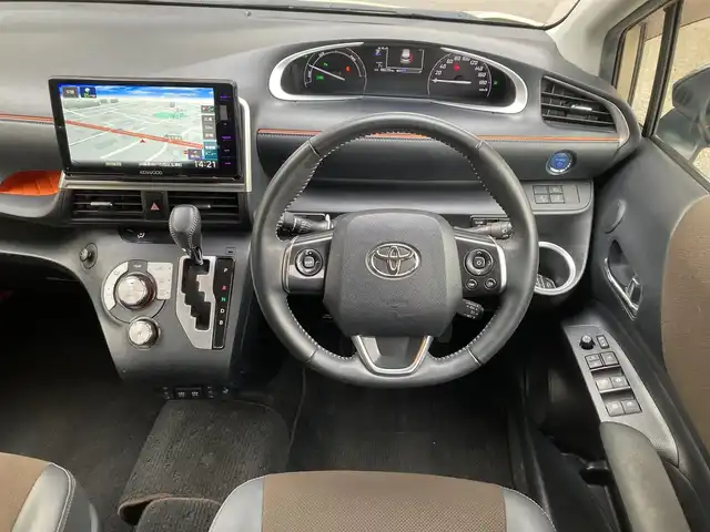 トヨタ シエンタ ハイブリッド G クエロ 兵庫県 2022(令4)年 8.9万km ブラックマイカ/ベージュ 2トーン ワンオーナー/社外9インチメモリーナビ(MDV-M909HDF)/フルセグTV/CD/DVD/Bluetooth/SD/FM/AM/バックカメラ/ETC/前ドライブレコーダー/両側パワースライドドア/プリクラッシュセーフティ/レーンディパーチャーアラート/パーキングサポートブレーキ/オートマチックハイビーム/先行車発進告知/前後クリアランスソナー/クルーズコントロール/ステアリングスイッチ/LEDヘッドライト/フォグランプ/オートライト/D/Nシートヒーター/ステアリングヒーター/プッシュスタート/電格ミラー/ドアバイザー/フロアマット/ISOFIX/スペアキー1本/新車時保証書/取扱説明書