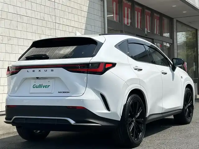 レクサス ＮＸ 350h Fスポーツ 埼玉県 2022(令4)年 2.5万km ホワイトノーヴァガラスフレーク パノラマルーフ/純正14インチディスプレイオーディオナビ/フルセグTV/レクサスセーフティシステム/全方位カメラ/赤革シート/デジタルインナーミラー/エアシート/シートヒーター/シートメモリー/前後ドライブレコーダー/三眼LEDヘッドライト/フォグランプ/オートライト/パワーバックドア/置くだけ充電/ハンドルヒーター/ステアリングスイッチ/パドルシフト/ブラインドスポットモニター/ETC2.0/プッシュスタート/スマートキー×2/カードキー/エアバック/新車保証書