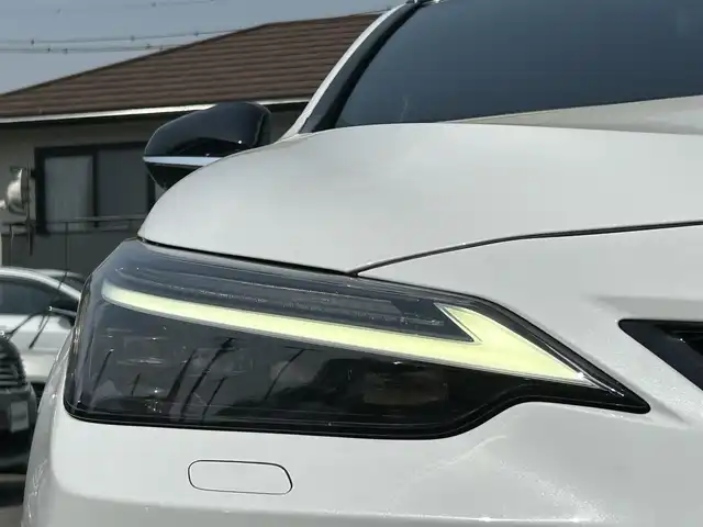 レクサス ＮＸ 350h Fスポーツ 埼玉県 2022(令4)年 2.5万km ホワイトノーヴァガラスフレーク パノラマルーフ/純正14インチディスプレイオーディオナビ/フルセグTV/レクサスセーフティシステム/全方位カメラ/赤革シート/デジタルインナーミラー/エアシート/シートヒーター/シートメモリー/前後ドライブレコーダー/三眼LEDヘッドライト/フォグランプ/オートライト/パワーバックドア/置くだけ充電/ハンドルヒーター/ステアリングスイッチ/パドルシフト/ブラインドスポットモニター/ETC2.0/プッシュスタート/スマートキー×2/カードキー/エアバック/新車保証書