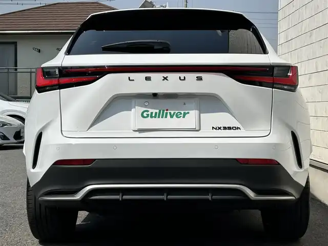レクサス ＮＸ 350h Fスポーツ 埼玉県 2022(令4)年 2.5万km ホワイトノーヴァガラスフレーク パノラマルーフ/純正14インチディスプレイオーディオナビ/フルセグTV/レクサスセーフティシステム/全方位カメラ/赤革シート/デジタルインナーミラー/エアシート/シートヒーター/シートメモリー/前後ドライブレコーダー/三眼LEDヘッドライト/フォグランプ/オートライト/パワーバックドア/置くだけ充電/ハンドルヒーター/ステアリングスイッチ/パドルシフト/ブラインドスポットモニター/ETC2.0/プッシュスタート/スマートキー×2/カードキー/エアバック/新車保証書