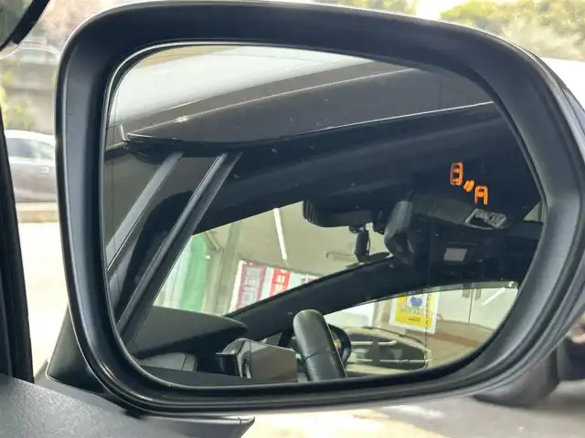 レクサス ＮＸ 350h Fスポーツ 埼玉県 2022(令4)年 2.5万km ホワイトノーヴァガラスフレーク パノラマルーフ/純正14インチディスプレイオーディオナビ/フルセグTV/レクサスセーフティシステム/全方位カメラ/赤革シート/デジタルインナーミラー/エアシート/シートヒーター/シートメモリー/前後ドライブレコーダー/三眼LEDヘッドライト/フォグランプ/オートライト/パワーバックドア/置くだけ充電/ハンドルヒーター/ステアリングスイッチ/パドルシフト/ブラインドスポットモニター/ETC2.0/プッシュスタート/スマートキー×2/カードキー/エアバック/新車保証書